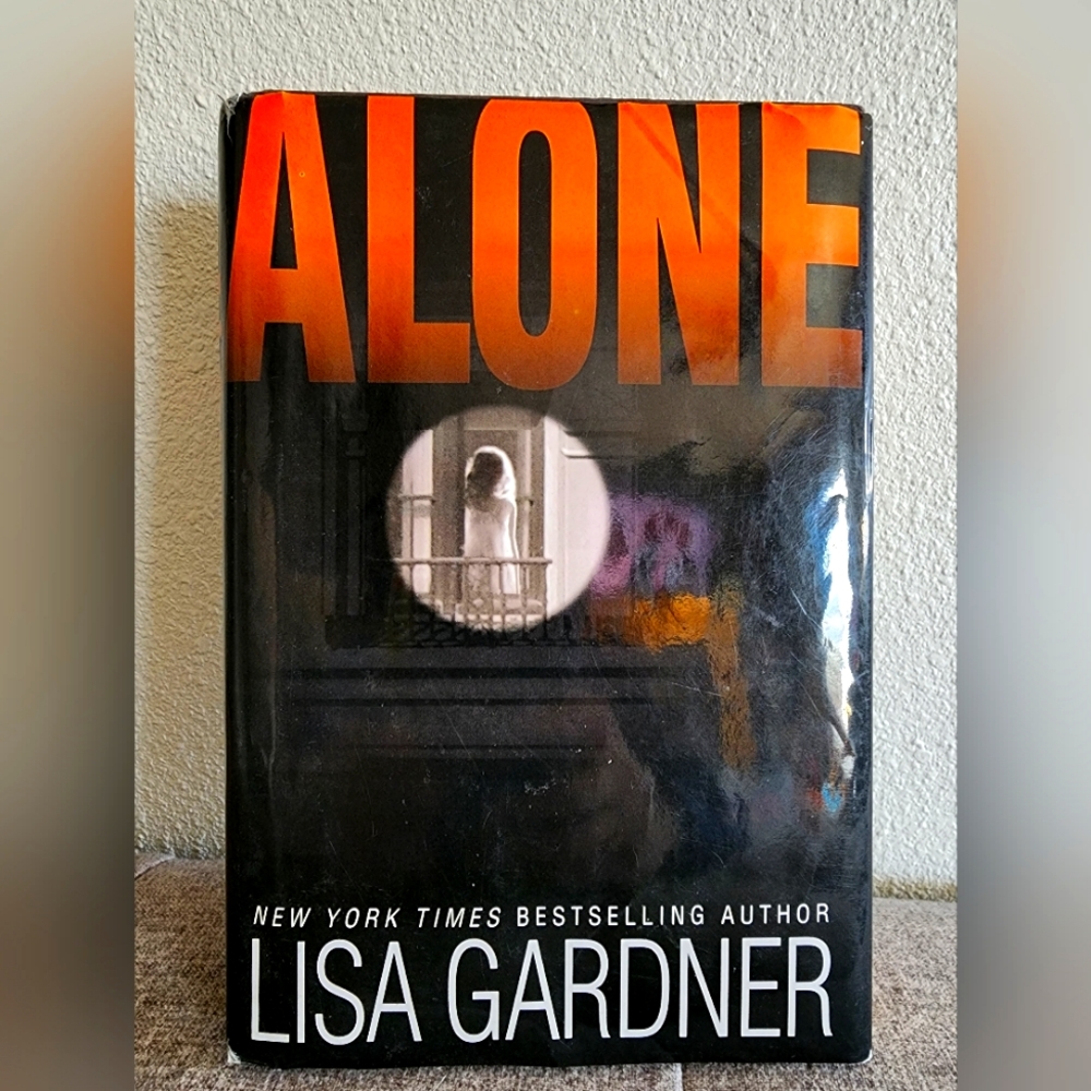 Alone Lisa Gardner